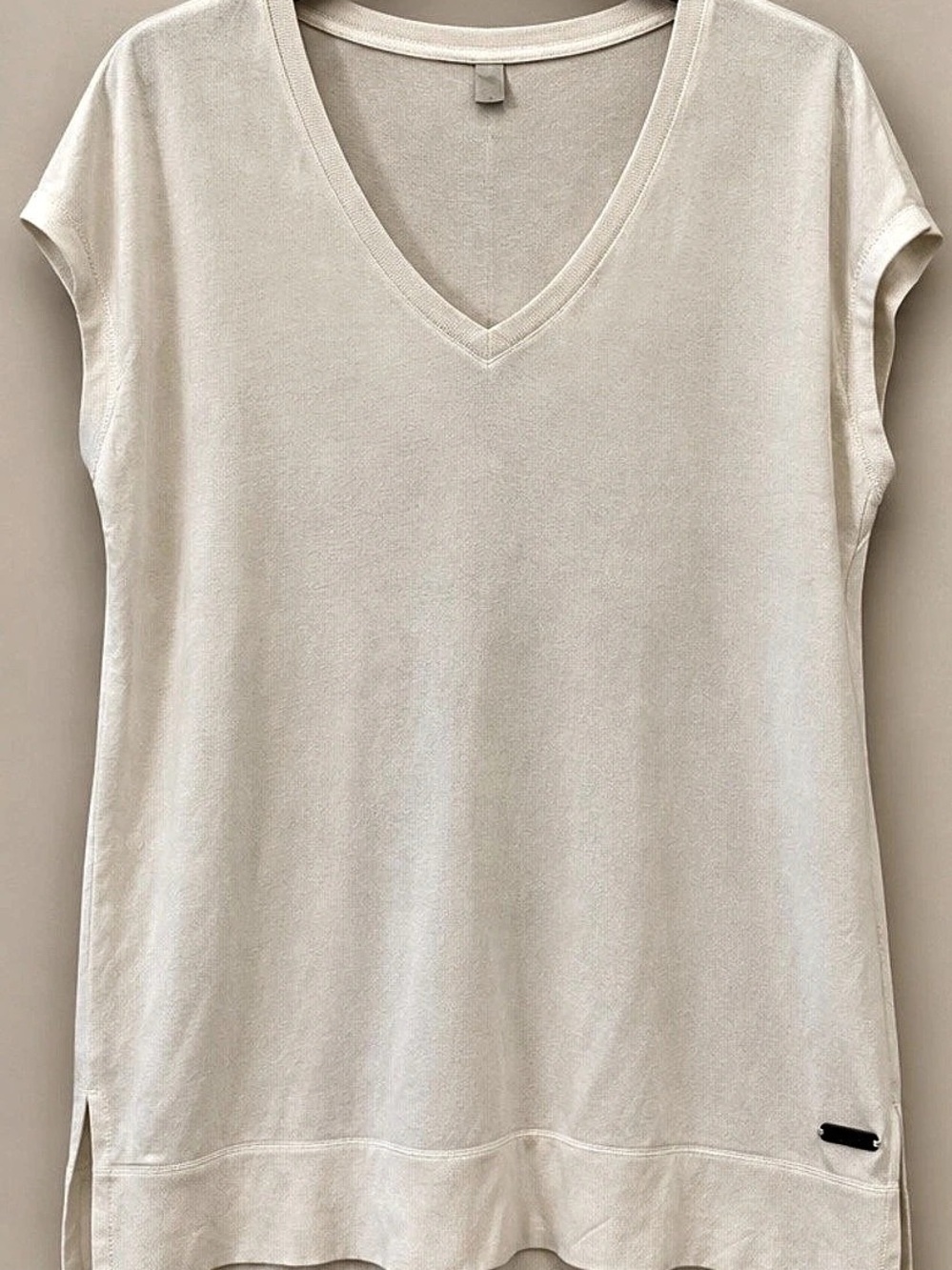 Hyba Women's V-Neck Tee Size Large